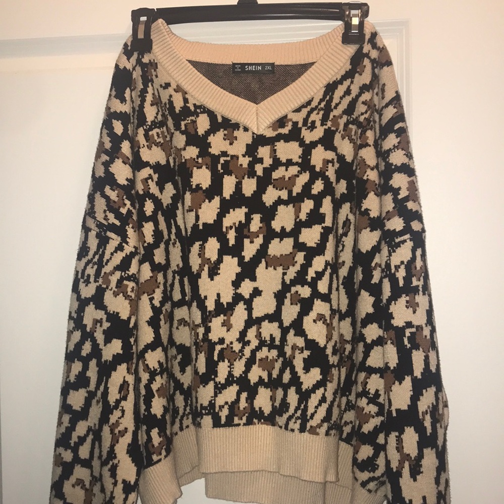 Leopard Print Sweater - Picture 3 of 3